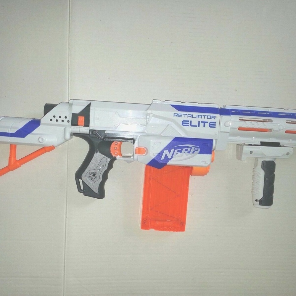 White Nerf N-Strike Elite Retaliator Blaster - Picture 3 of 5